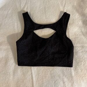 NWOT Lululemon Everlux Cut-Out Train Bra *Medium Support, B/C Cups, Size 8